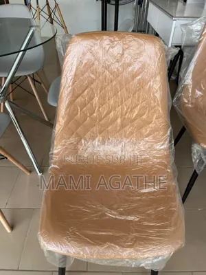 Photo - Chaise De Table À Manger