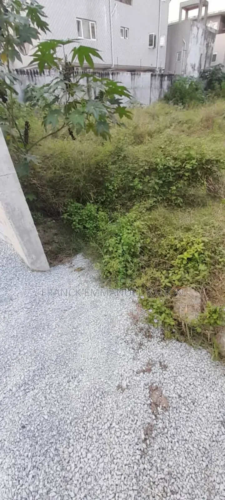 Terrain a Vendre 600 M2