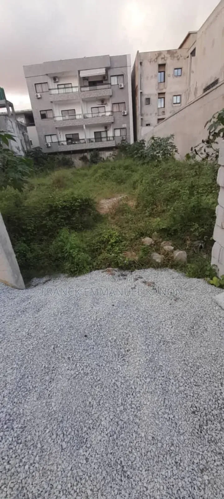 Terrain a Vendre 600 M2