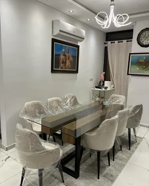 Photo - Table À Manger en Bois Vitrée