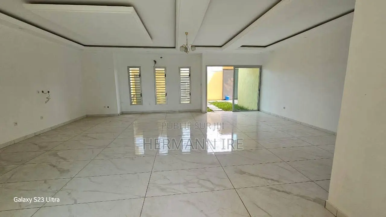 Villa Triplex en Vente