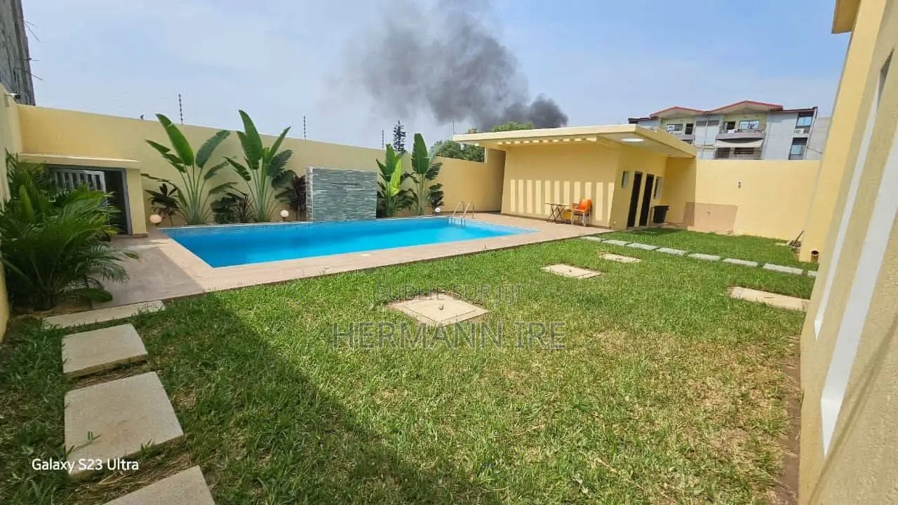 Villa Triplex en Vente