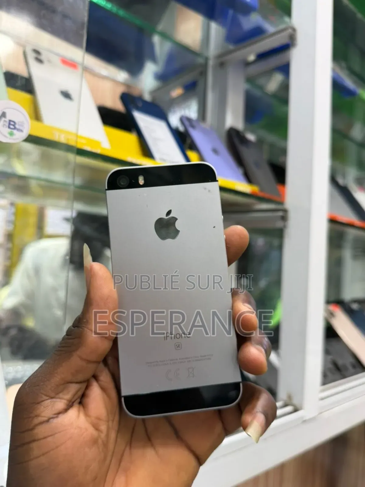 Apple iPhone SE (2020) 64 GB Gris