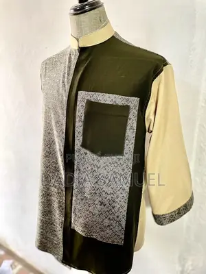 Vêtements Homme Disponible en L,Xl,M