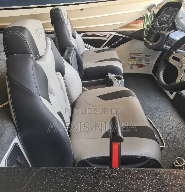 Bateau Skeeter Plaisance Vitesse Et Sportive Pêche