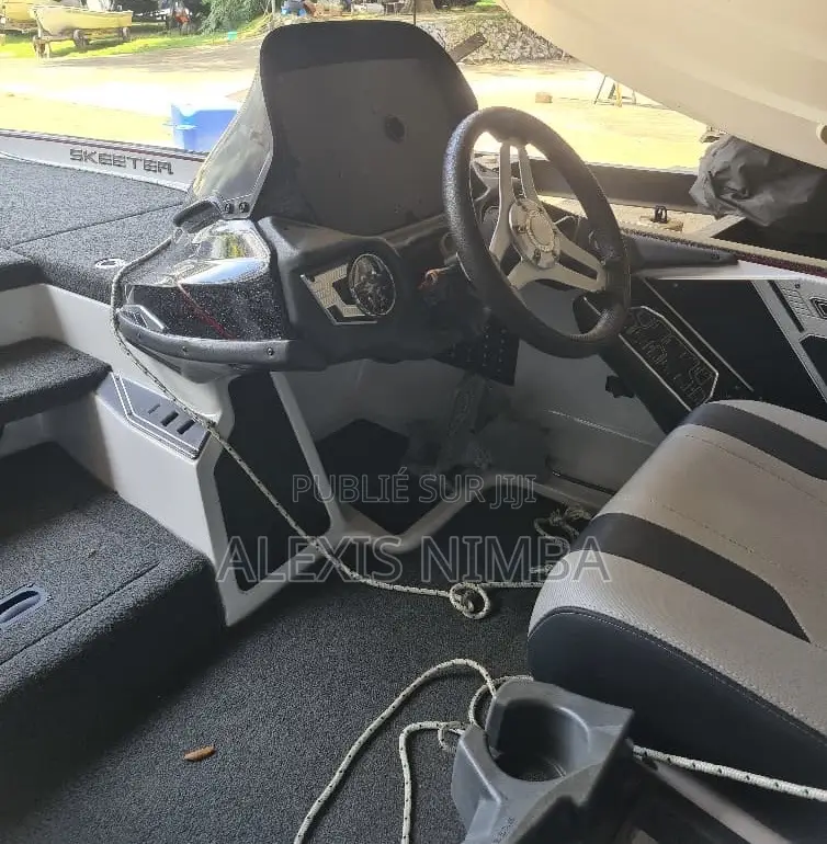 Bateau Skeeter Plaisance Vitesse Et Sportive Pêche