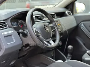 Renault Duster 2023 Blue