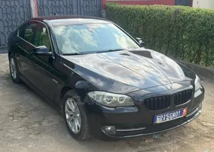 Photo - BMW 520i 2015 Black