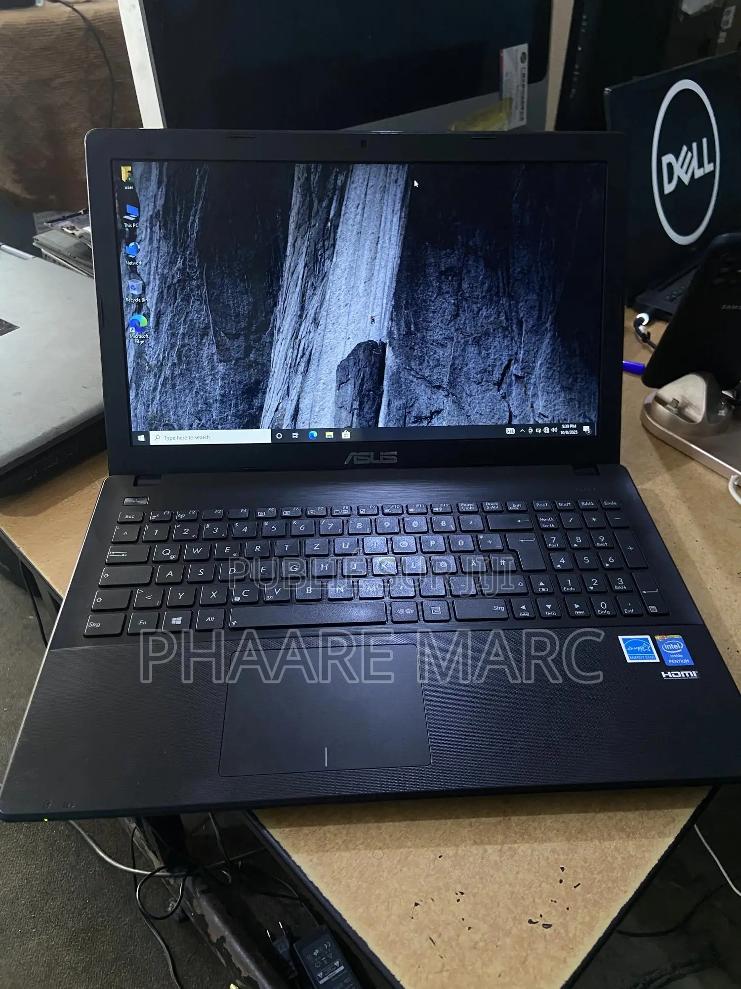 Ordinateur Portable Asus 4GB Intel Pentium HDD 32GB