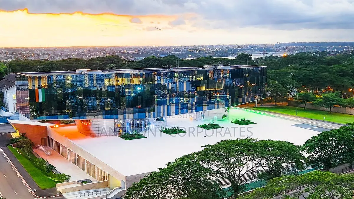 Appartement De 03 Pièces Meublés Dans La Commune Du Plateau, Abidjan