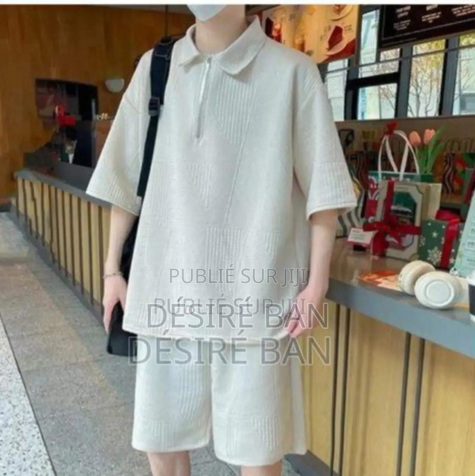 Ensemble De Vêtements