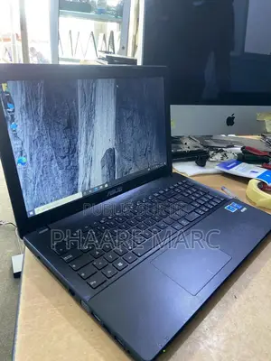 Ordinateur Portable Asus 4GB Intel Pentium HDD 32GB