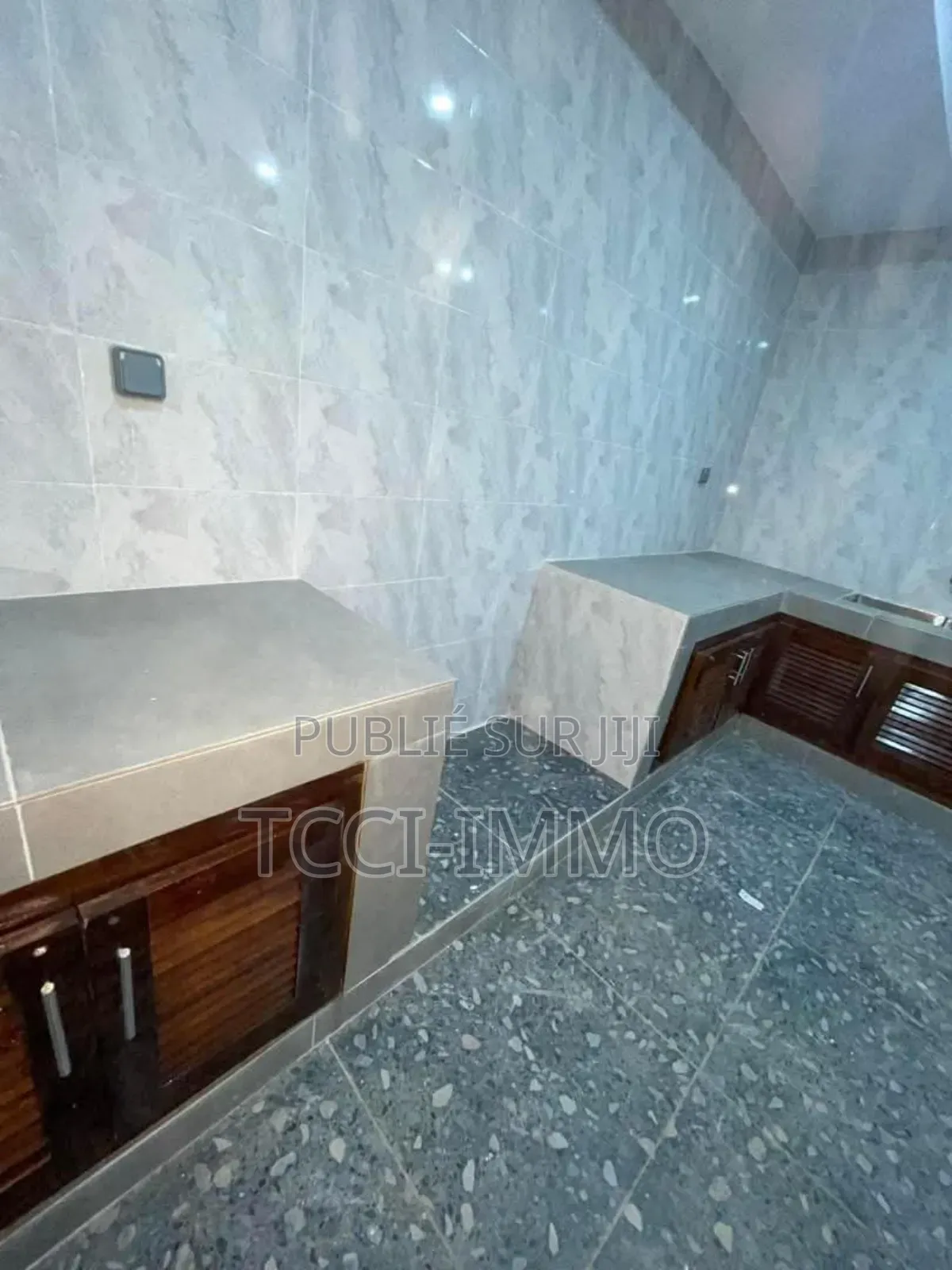 3chbre Appartement dans Tcci Sarl, Cocody à Louer