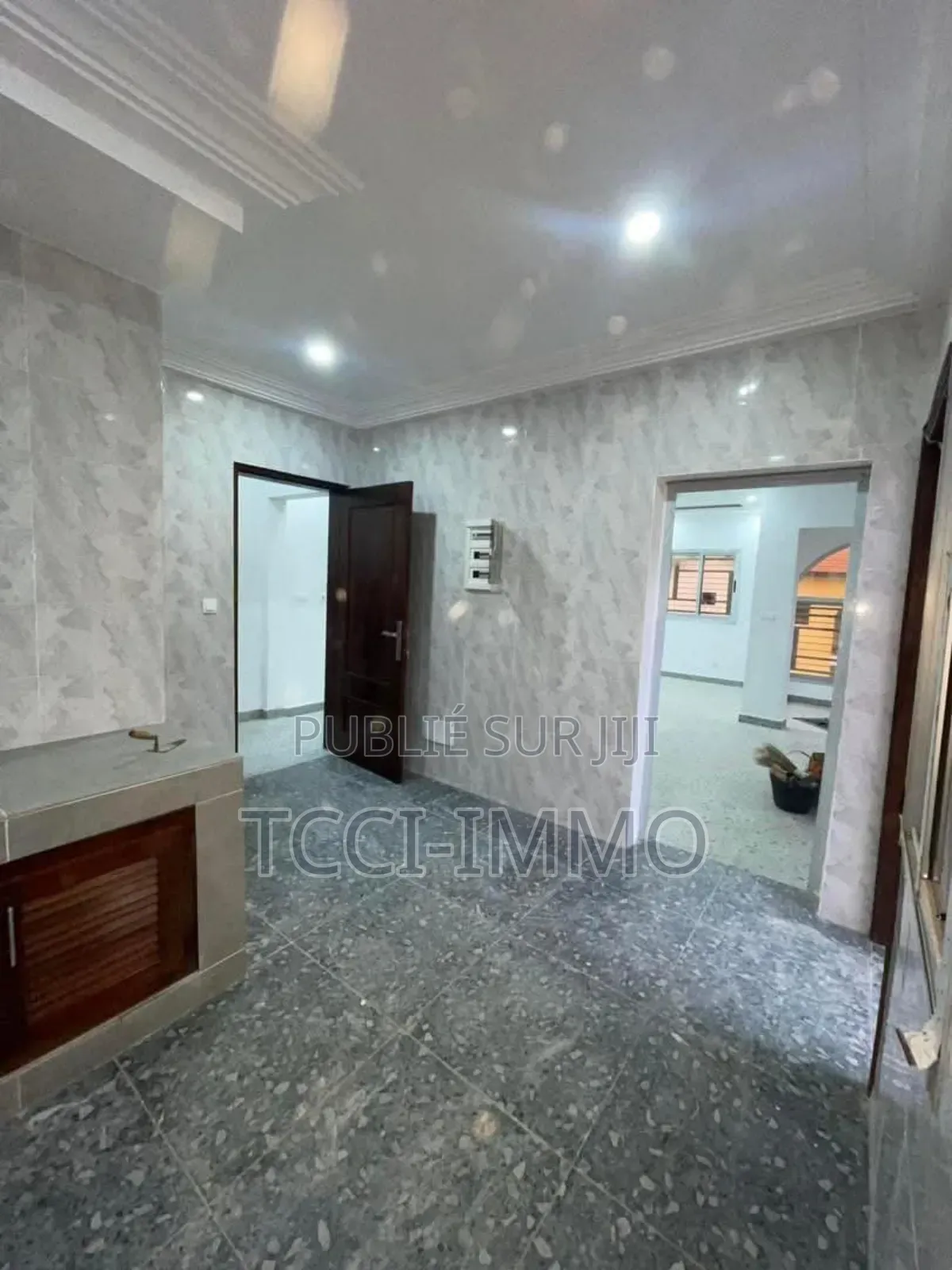 3chbre Appartement dans Tcci Sarl, Cocody à Louer