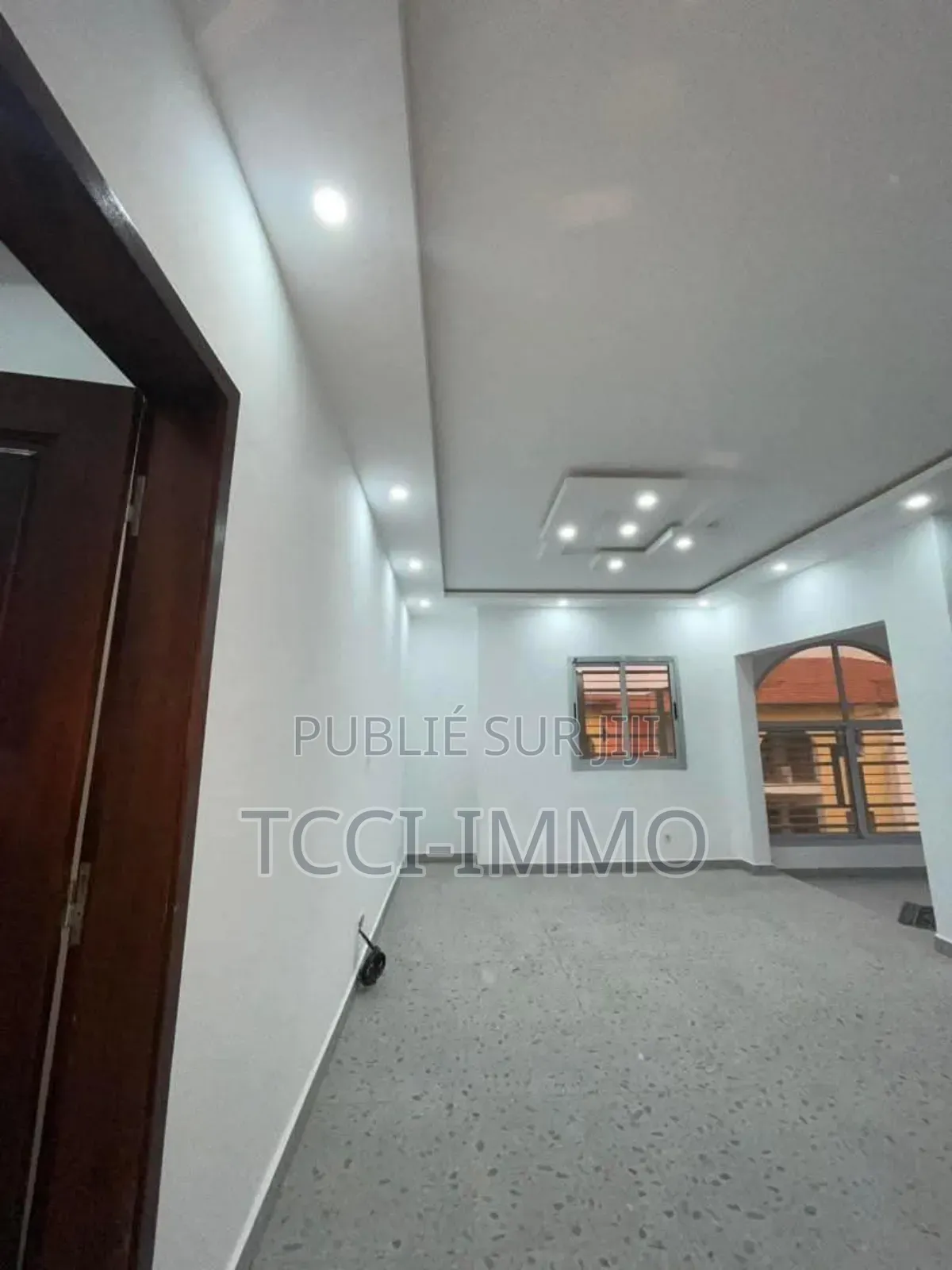 3chbre Appartement dans Tcci Sarl, Cocody à Louer