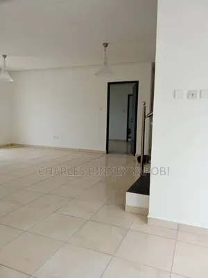 5chbre Appartement dans Grand-Bassam à Louer