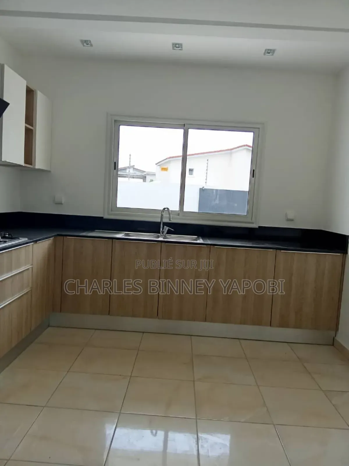 5chbre Appartement dans Grand-Bassam à Louer