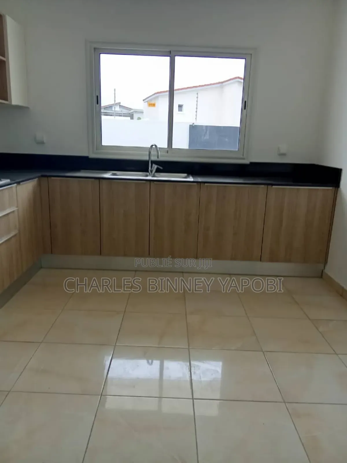 5chbre Appartement dans Grand-Bassam à Louer