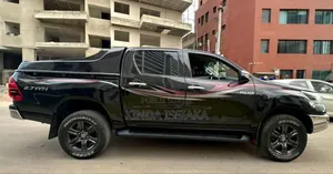Toyota Hilux 2023 Black