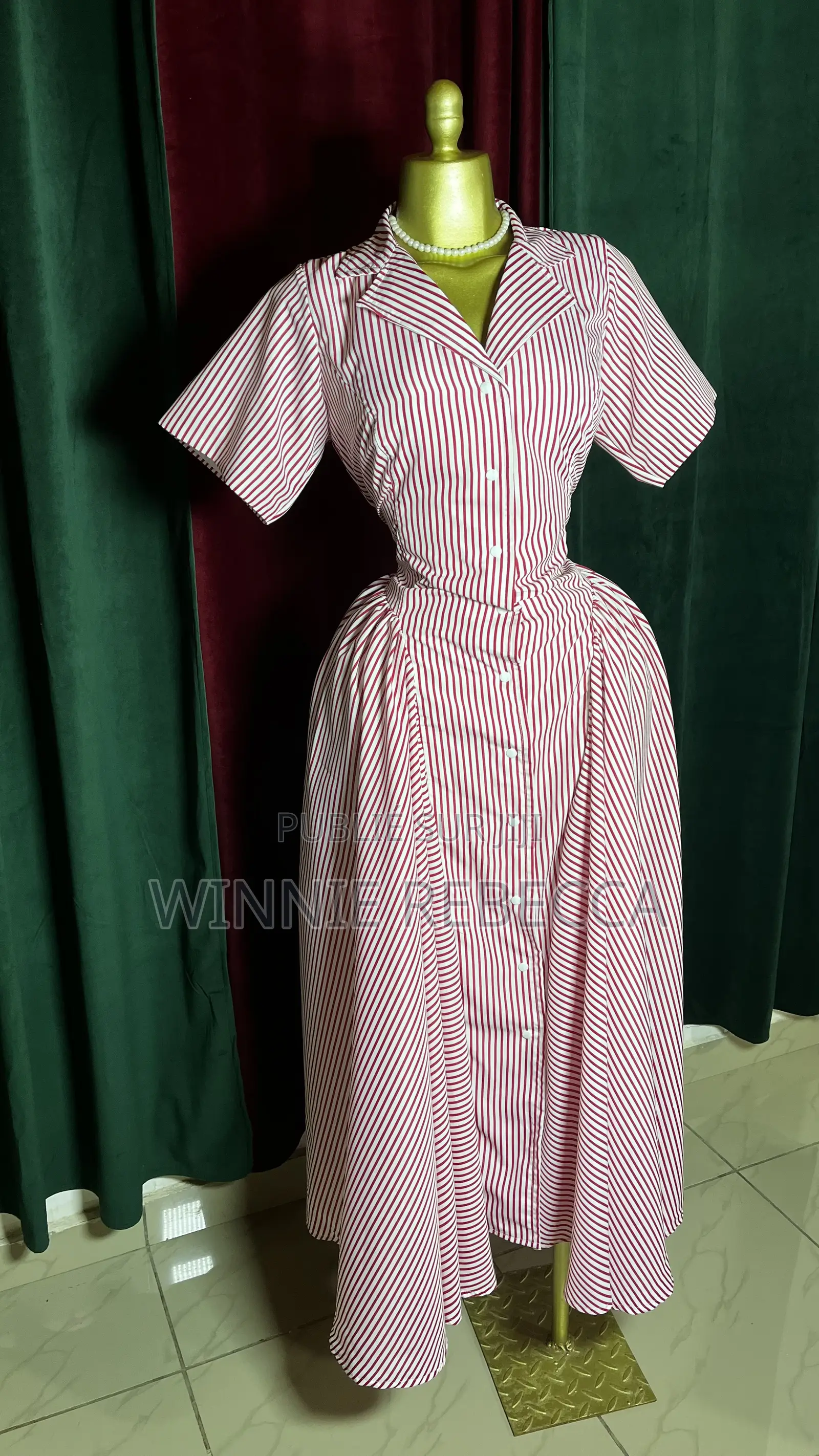 Robe Chemise Longue Jaune À Rayures Blanches – Élégante Et Féminine