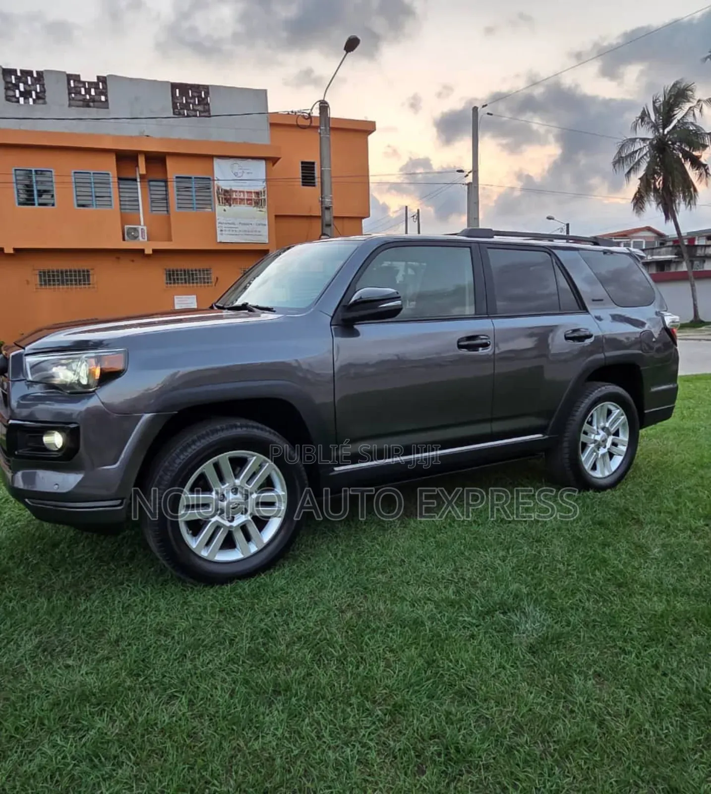 Toyota 4-Runner 2021 Black