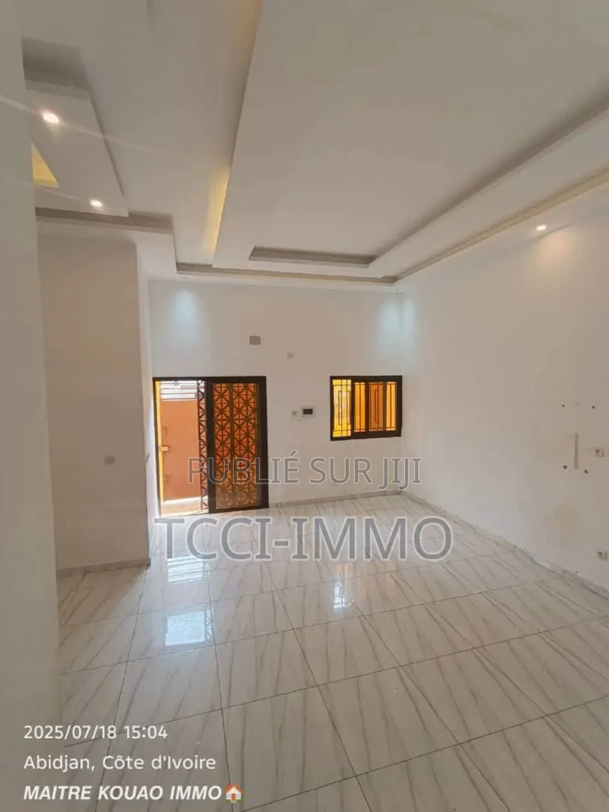 3chbre Duplex dans Tcci Sarl, Cocody à Louer