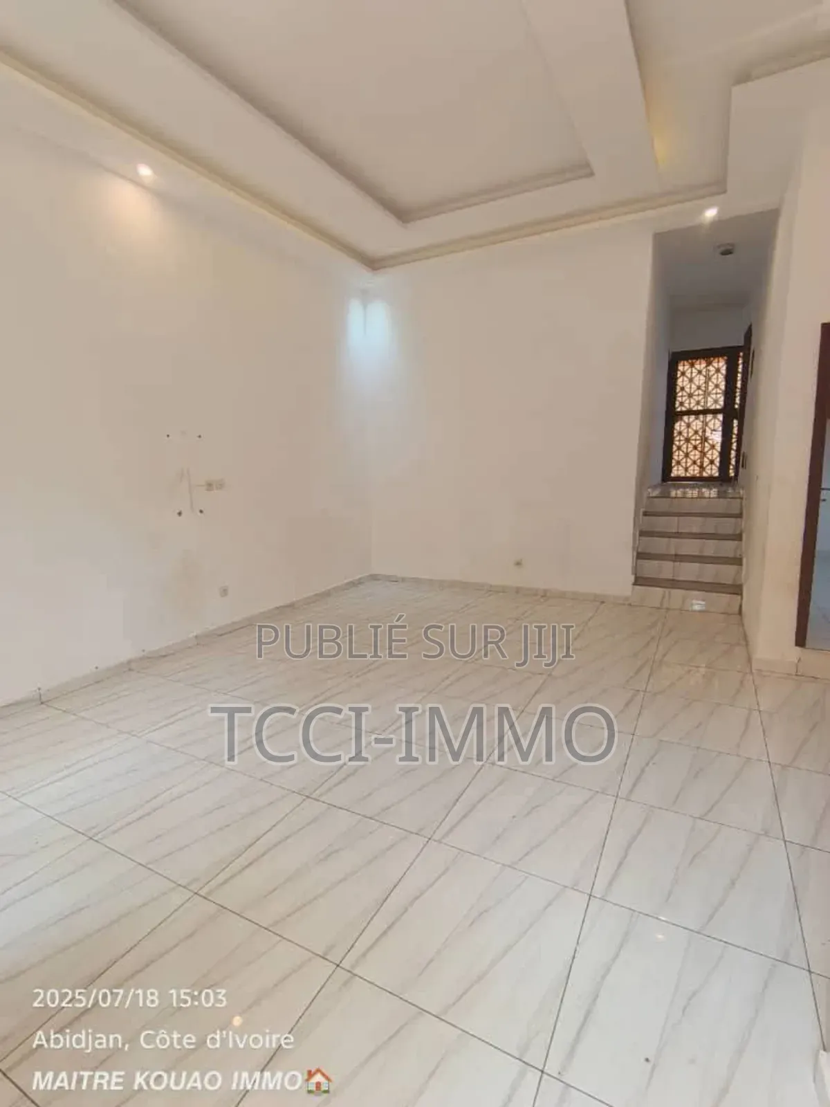3chbre Duplex dans Tcci Sarl, Cocody à Louer