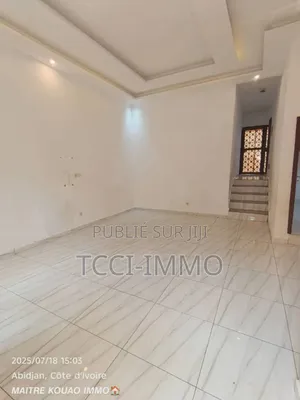 3chbre Duplex dans Tcci Sarl, Cocody à Louer