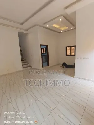 3chbre Duplex dans Tcci Sarl, Cocody à Louer