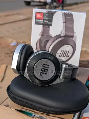 Photo - l'Article Principal Est Un Casque Audio Sans Fil De Marque Jbl.