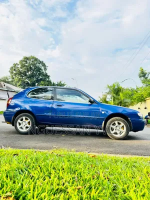 Toyota Corolla 2000 Blue
