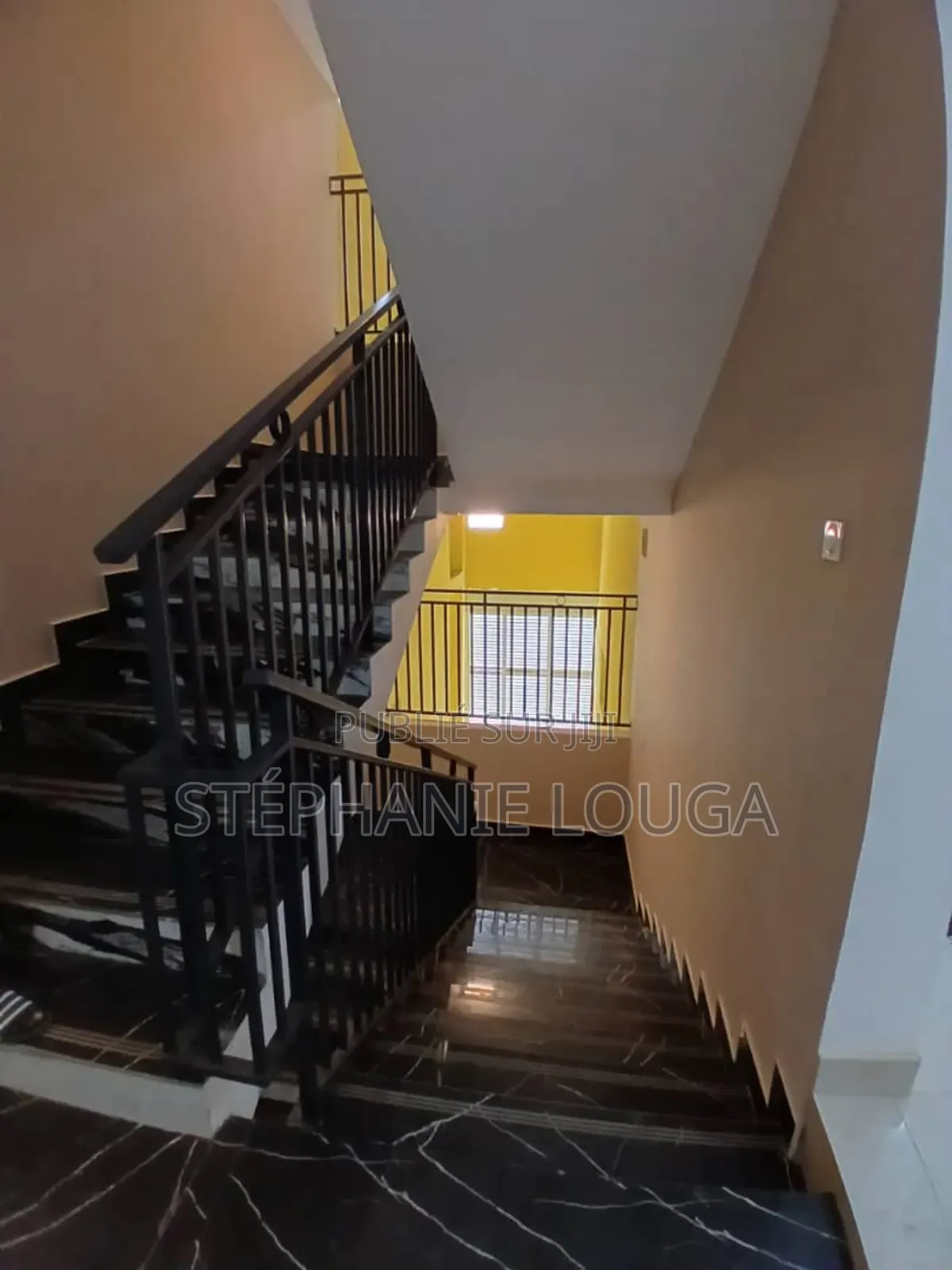 1chbre Appartement dans Modeste Cité Med, Grand-Bassam à Louer