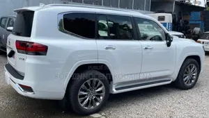 Toyota Land Cruiser LC300 2023 Blanc