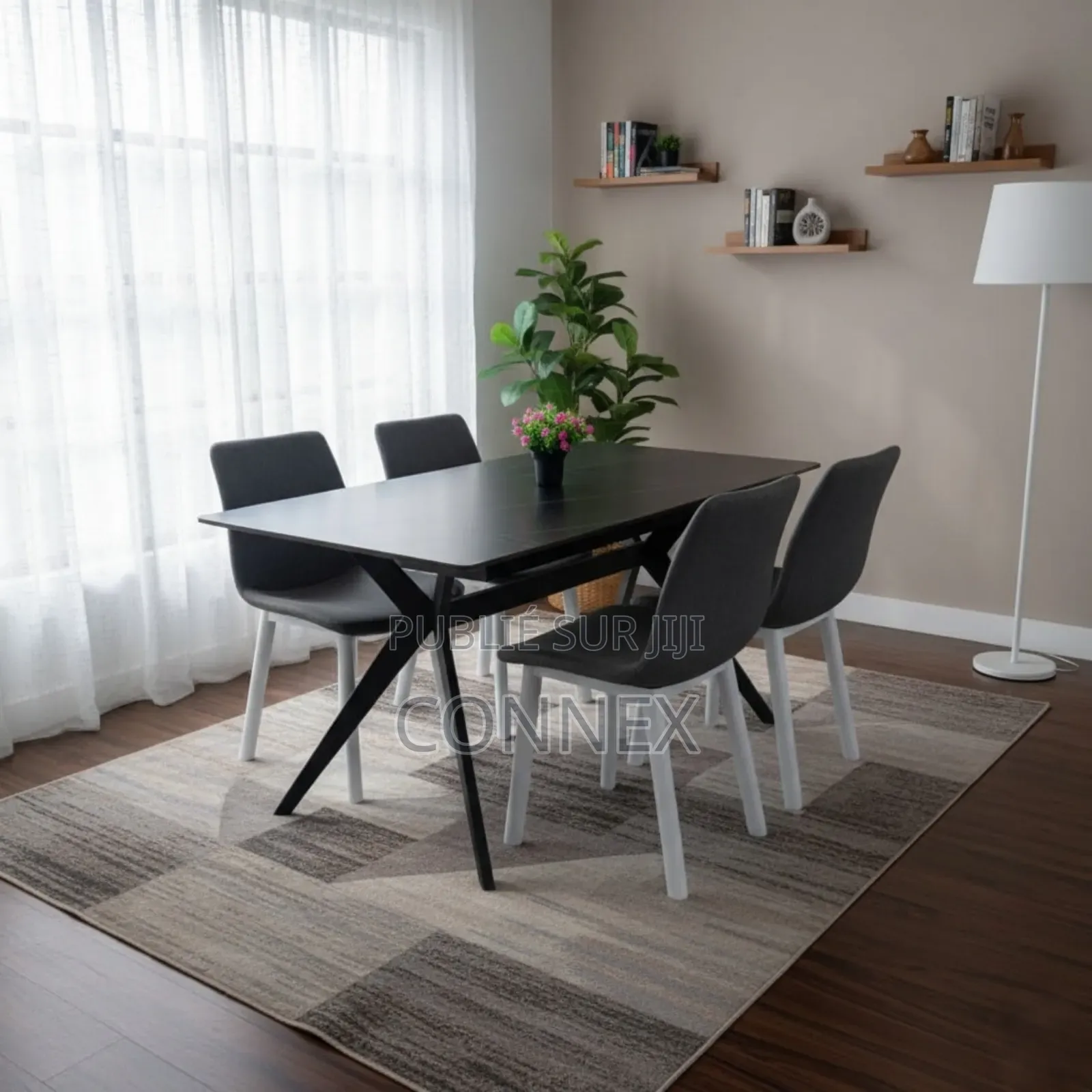 Table À Manger De 4 Chaises. Livraison Gratuite