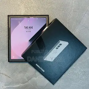 Photo - New Samsung Galaxy Fold 512 GB Argenté