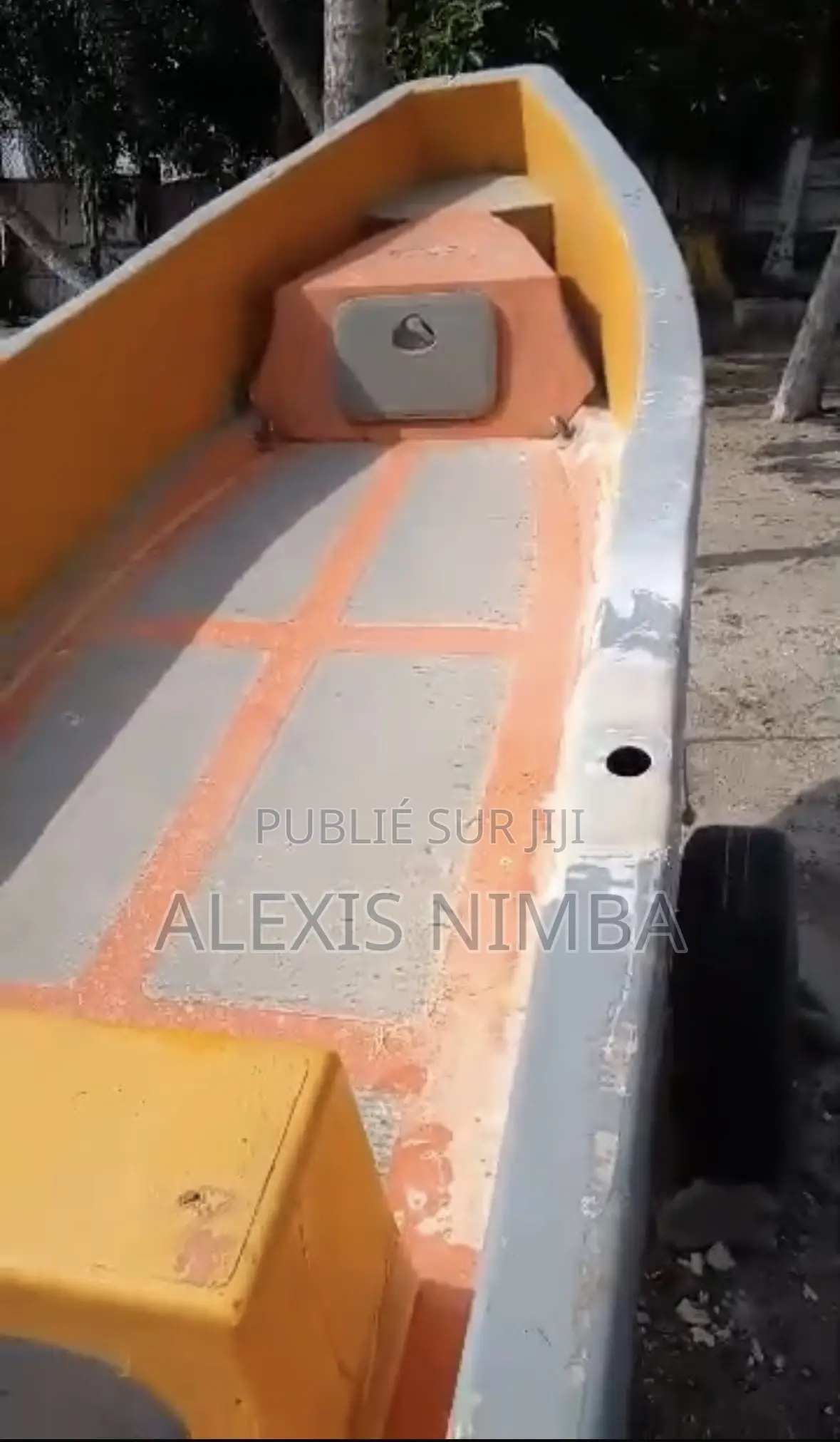 Petit Coque Bateau En Polyester