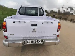 Mitsubishi L200 Double Cab 2.5 136hp 2014 Blanc