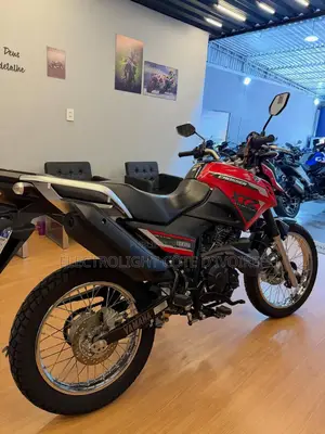 Neuf Yamaha 2025 Rouge