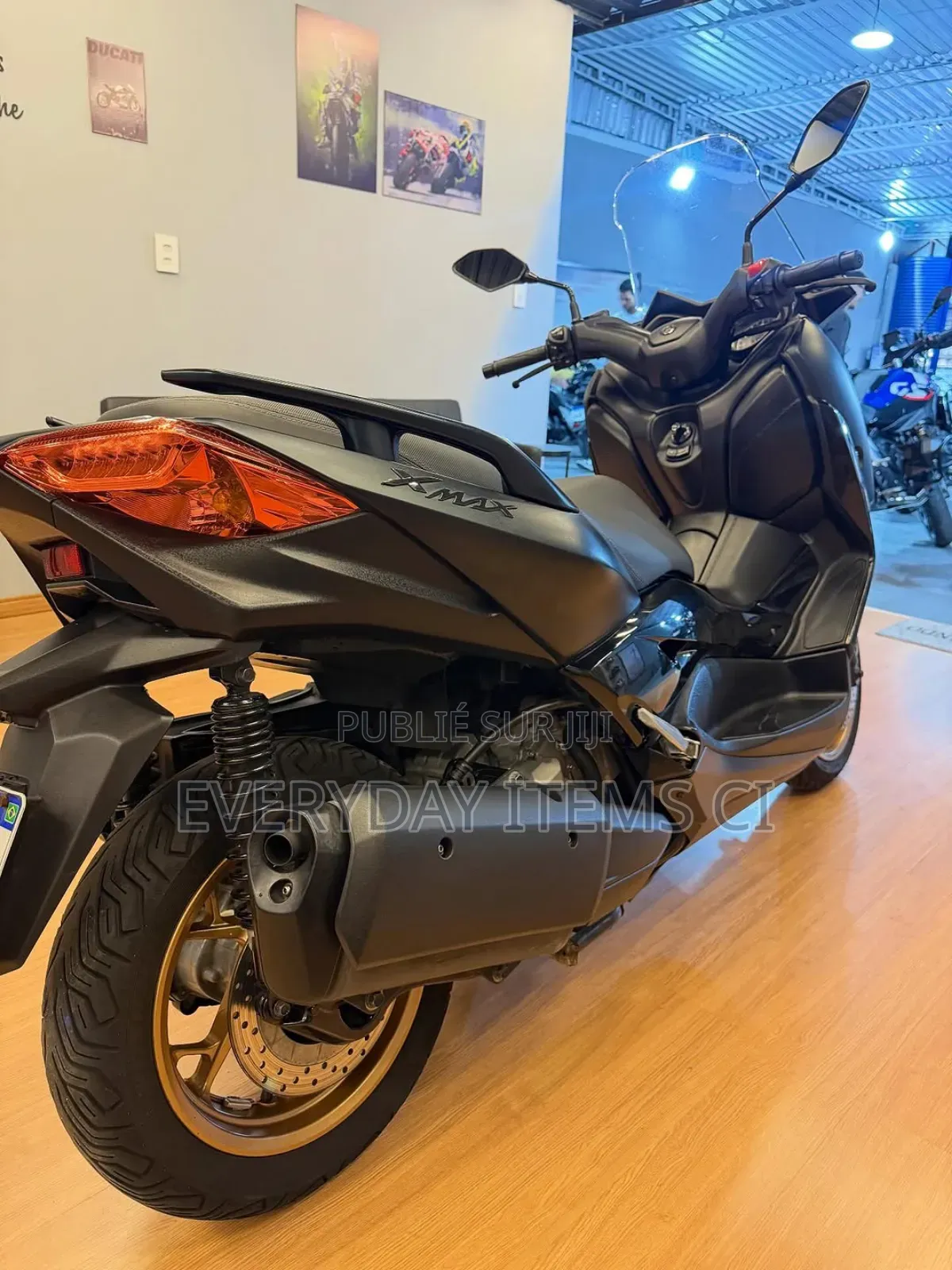 New Yamaha 2025 Black