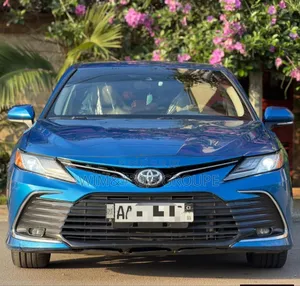 Photo - Toyota Camry 2020 Blue