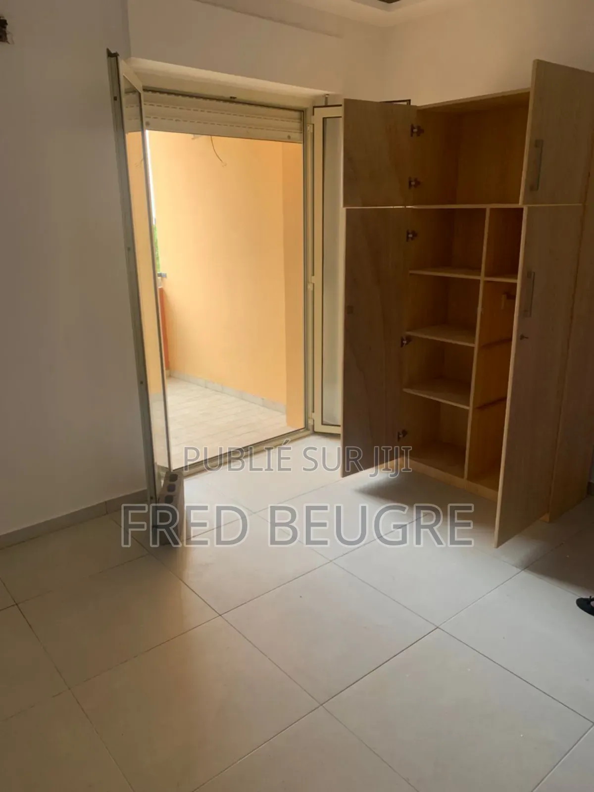 3chbre Chambre et salon dans Villa Et Appartement, Grand-Bassam à Louer