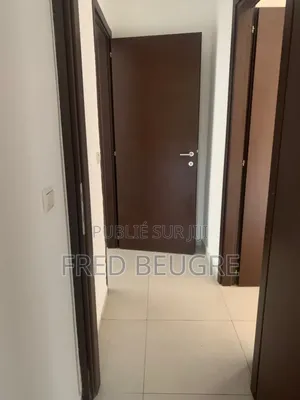 3chbre Chambre et salon dans Villa Et Appartement, Grand-Bassam à Louer