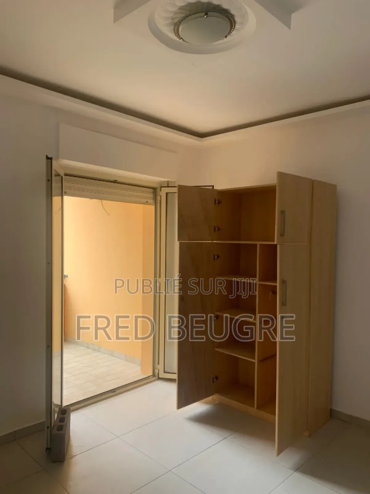 3chbre Chambre et salon dans Villa Et Appartement, Grand-Bassam à Louer