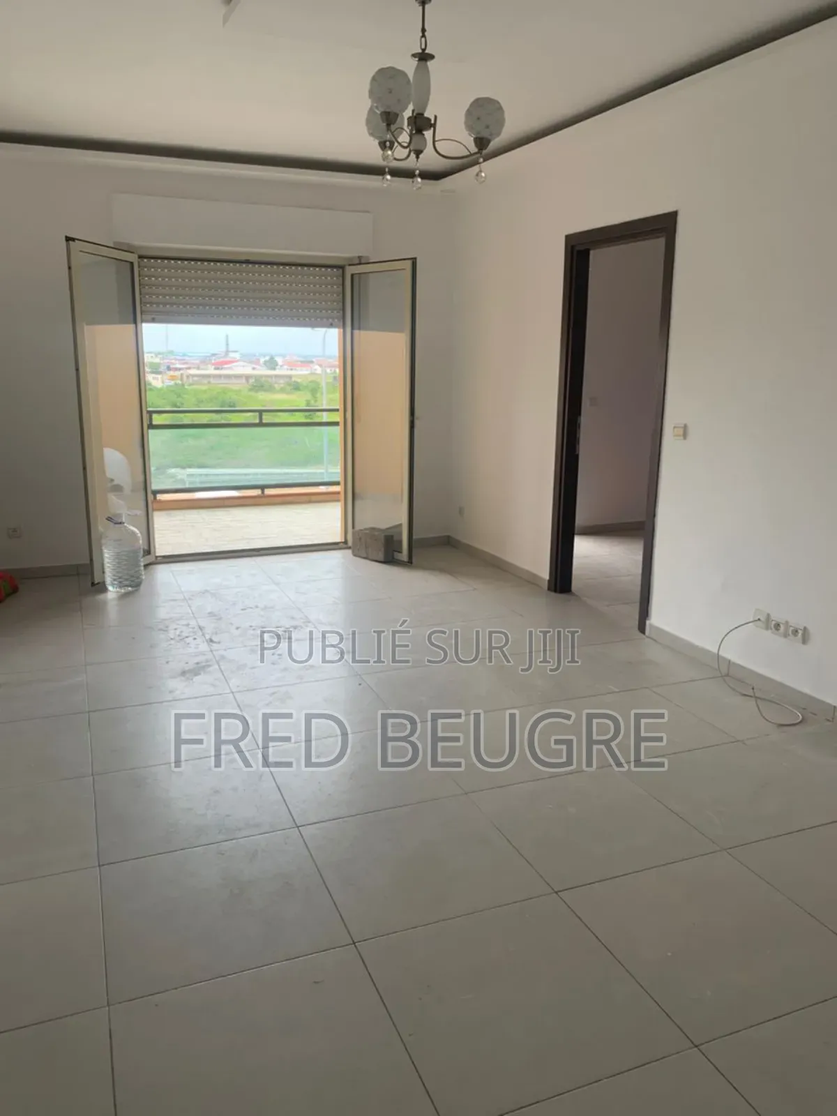 3chbre Chambre et salon dans Villa Et Appartement, Grand-Bassam à Louer