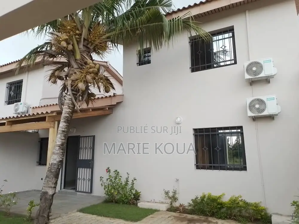 3chbre Duplex dans Grand-Bassam à Louer