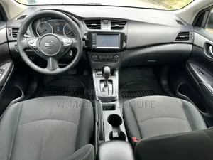 Nissan Sentra 2020 Gris