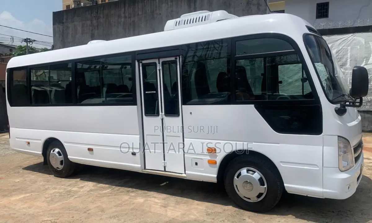 Hyundai County 2024 Blanc