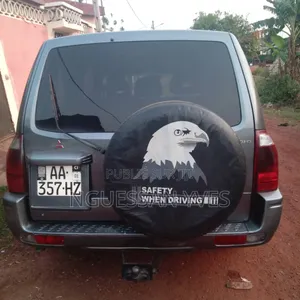 Photo - Mitsubishi Pajero 2004 Marron