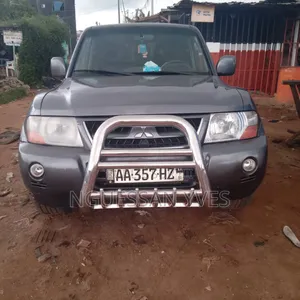 Mitsubishi Pajero 2004 Marron