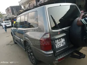 Mitsubishi Pajero 2004 Marron